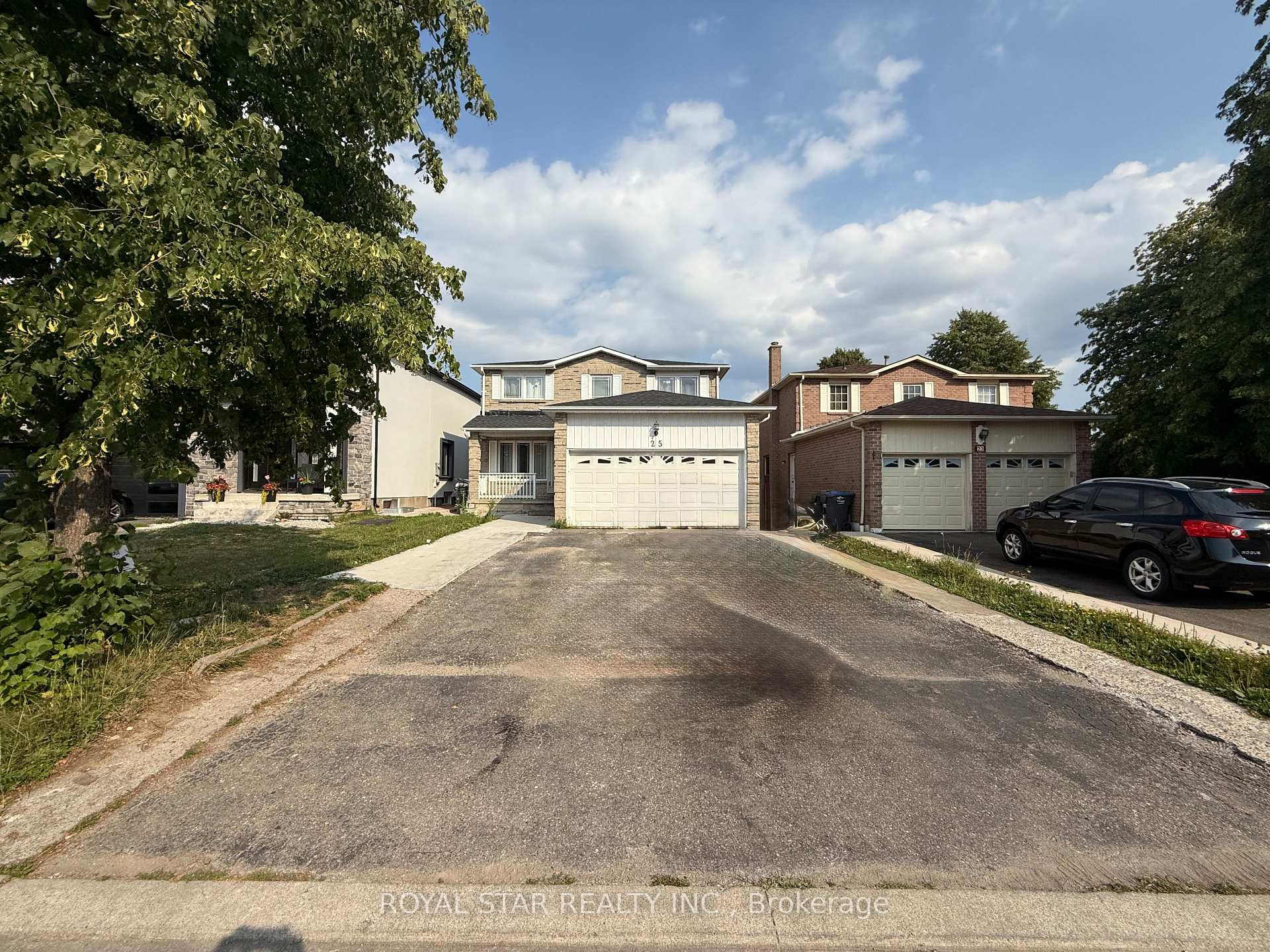 Photo 3 of Unit Main, 25 Clydesdale Circle, Brampton, Fletcher's Creek South — HOMEH