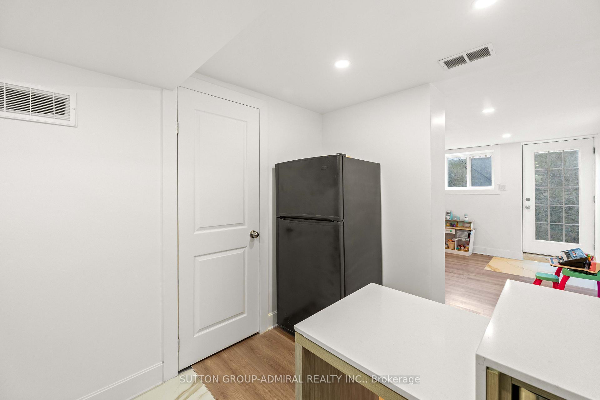 Photo 38 of Unit Basement, 3 Hartland Road, Etobicoke, Eringate-Centennial-West Deane — HOMEH