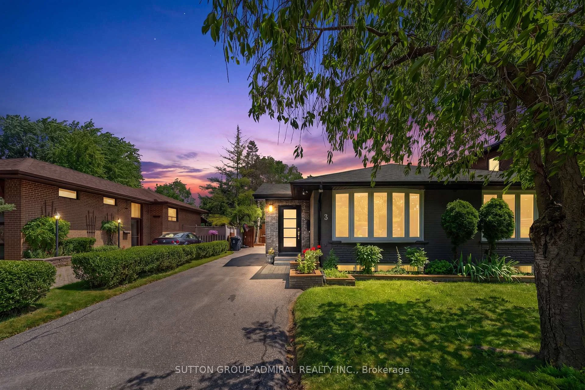 Photo 2 of Unit Basement, 3 Hartland Road, Etobicoke, Eringate-Centennial-West Deane — HOMEH
