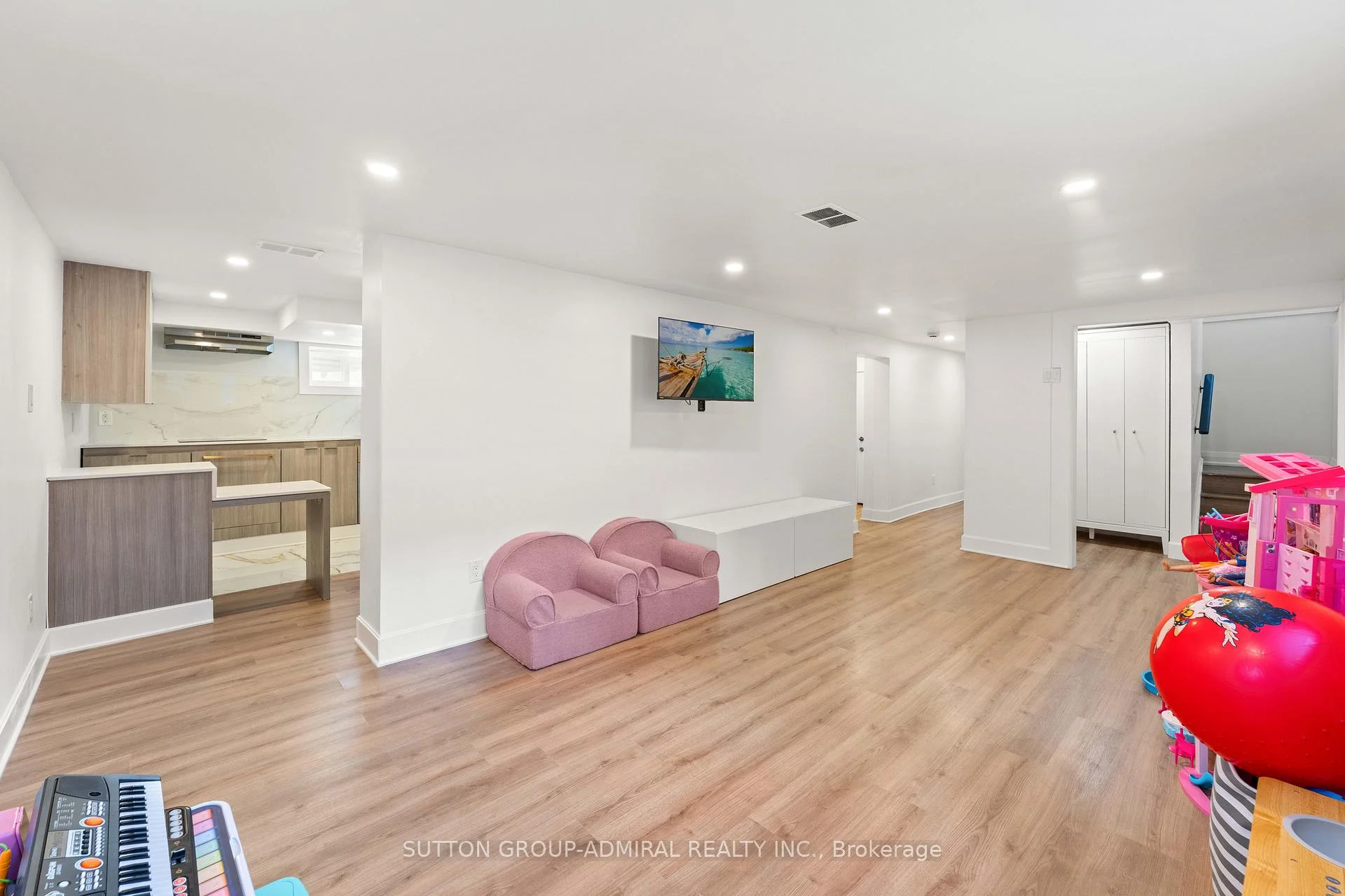 Photo 9 of Unit Basement, 3 Hartland Road, Etobicoke, Eringate-Centennial-West Deane — HOMEH