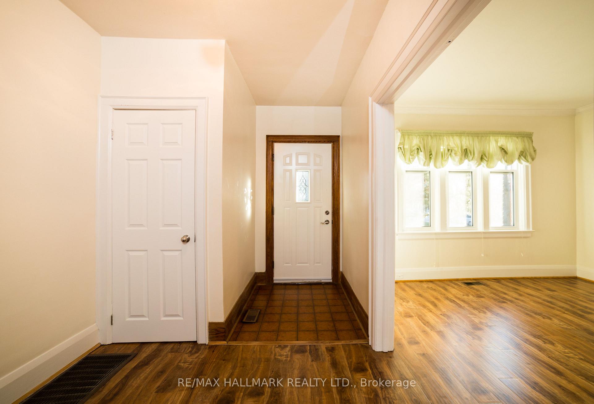 Photo 4 of 40 Snowdon Avenue, Toronto, Lawrence Park North — HOMEH