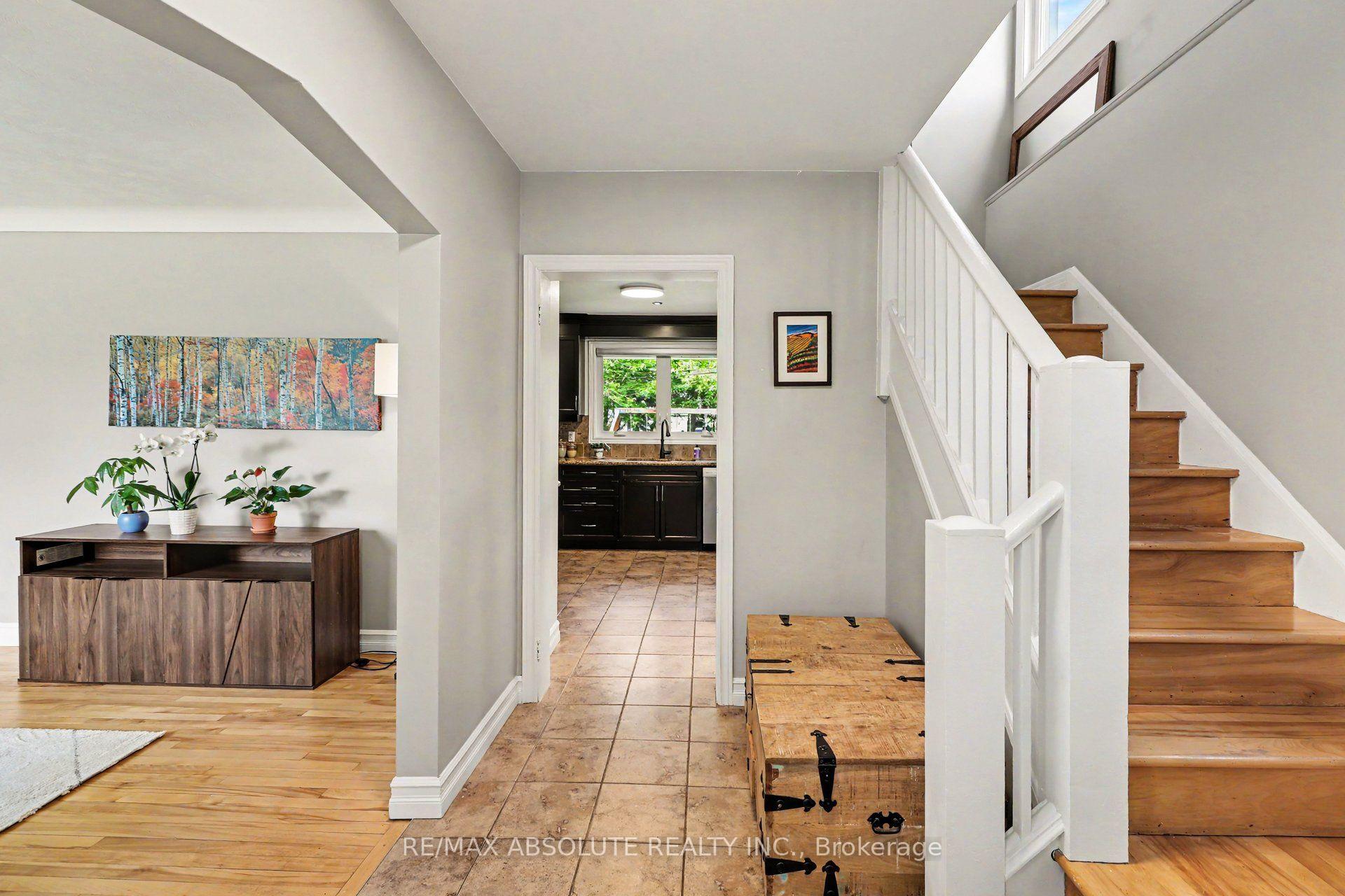 Photo 6 of 805 Smyth Road, Ottawa, Elmvale Acres — HOMEH