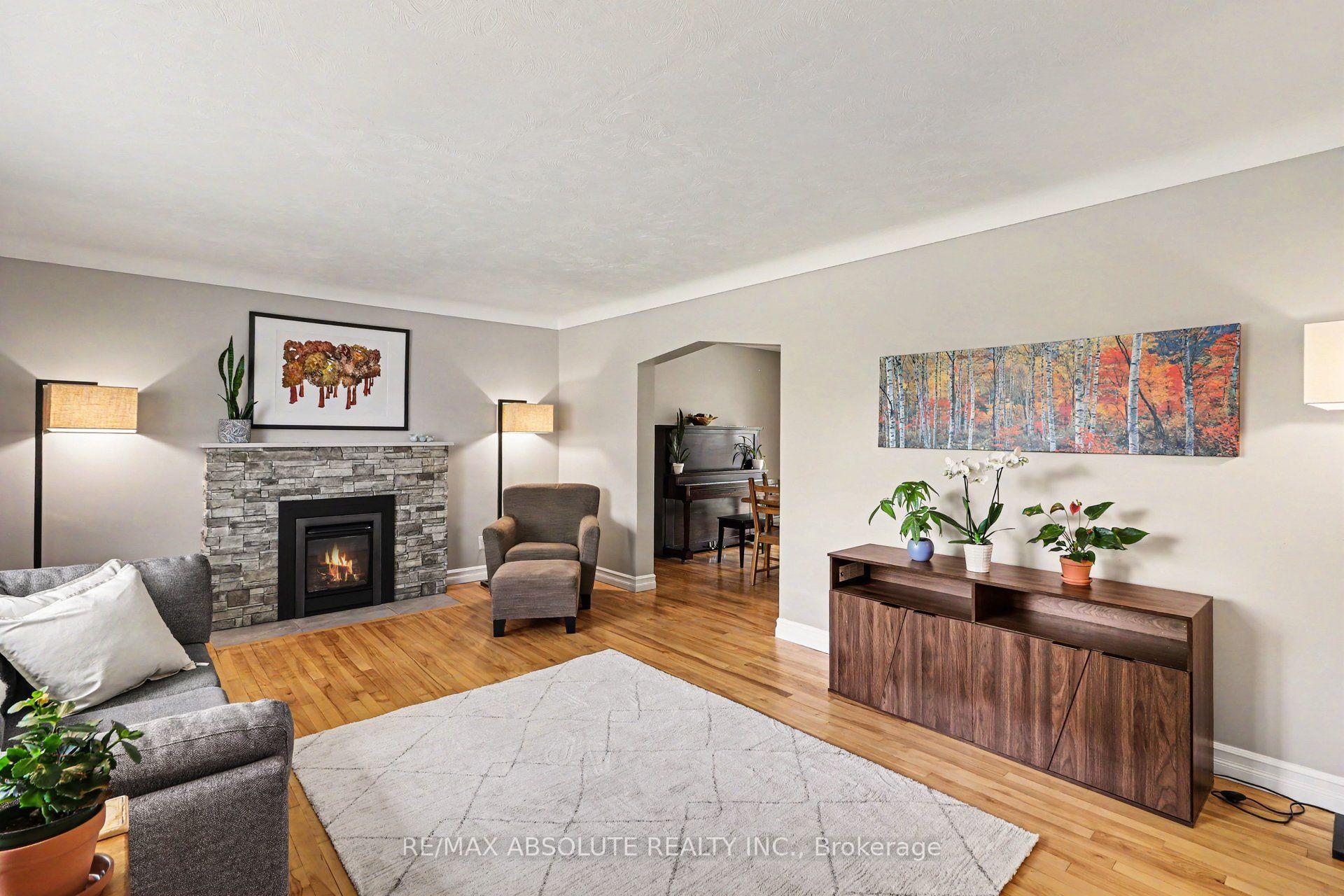 Photo 9 of 805 Smyth Road, Ottawa, Elmvale Acres — HOMEH