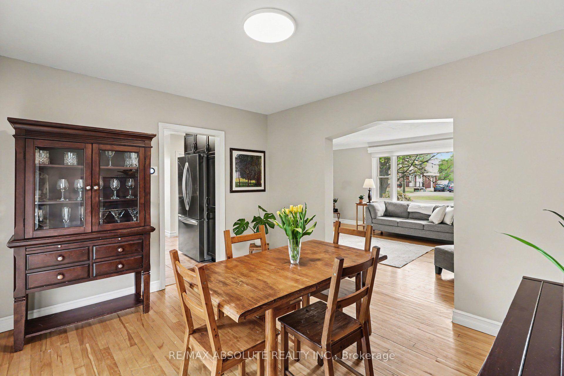 Photo 12 of 805 Smyth Road, Ottawa, Elmvale Acres — HOMEH