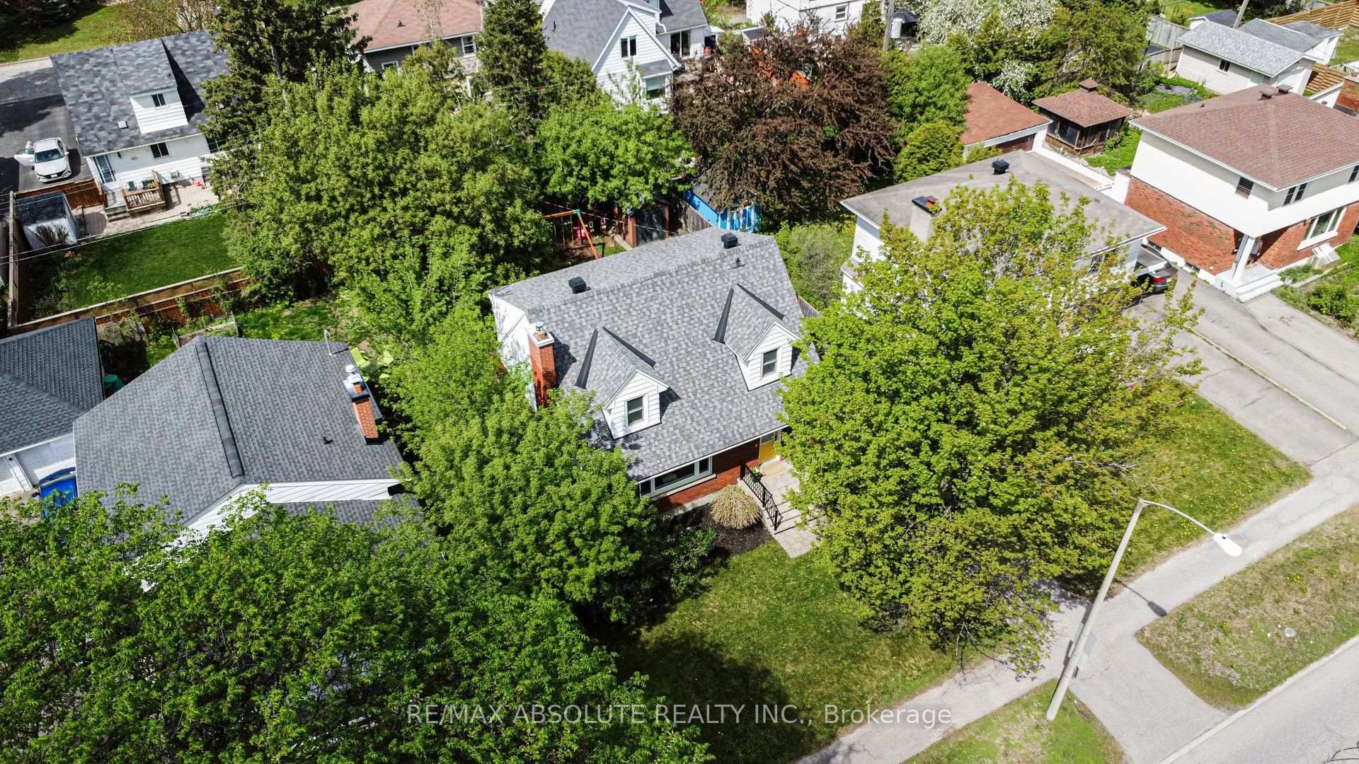 Photo 32 of 805 Smyth Road, Ottawa, Elmvale Acres — HOMEH