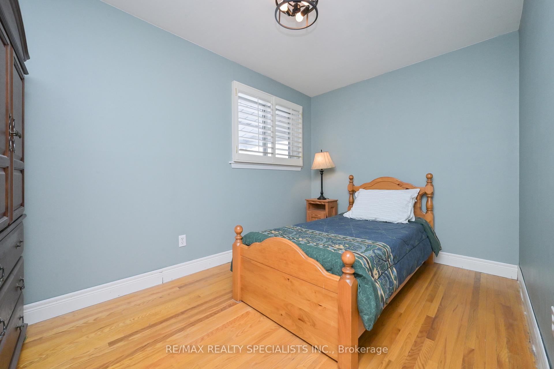 Photo 17 of 8 Beechwood Crescent, Brampton, Avondale — HOMEH