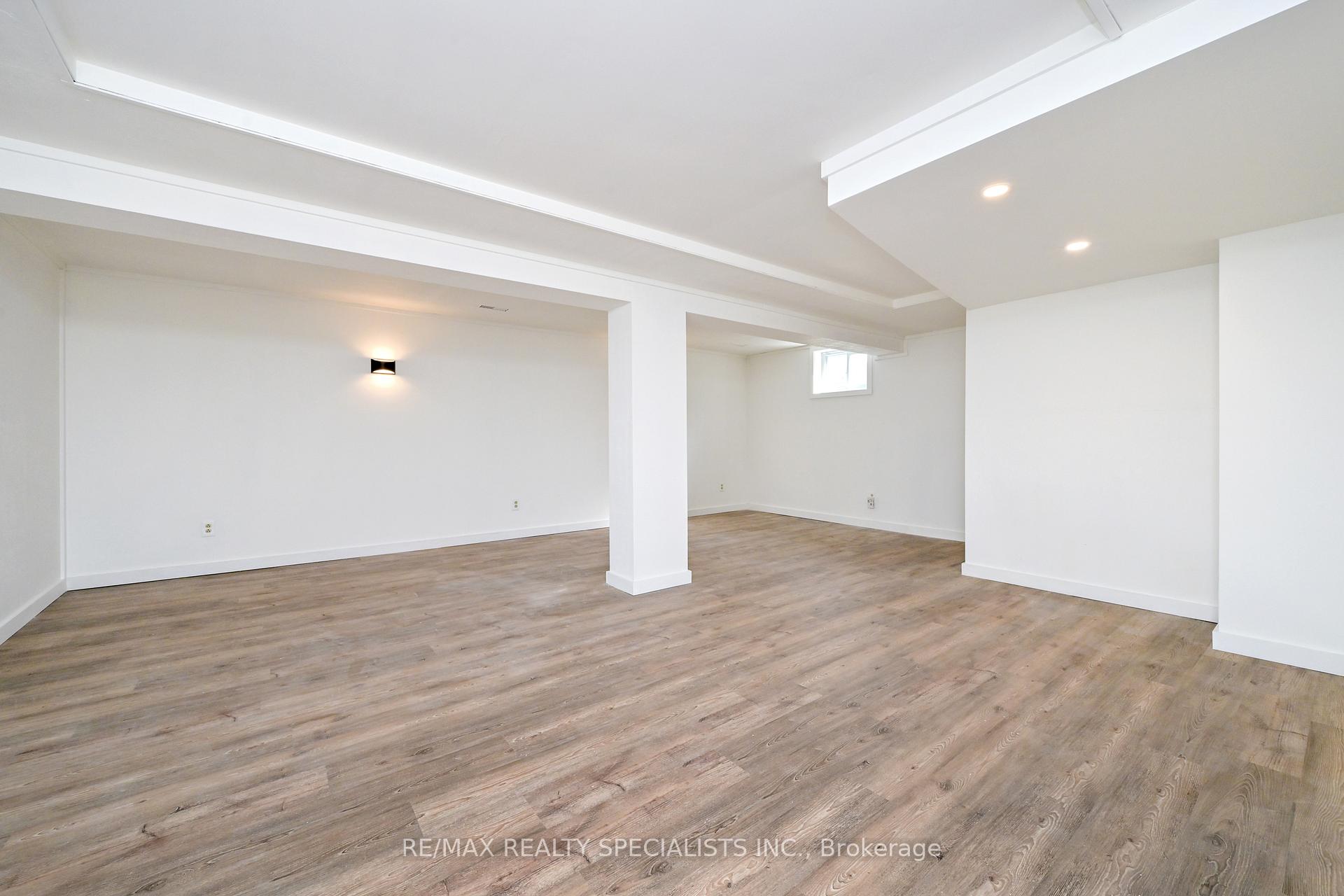 Photo 20 of 8 Beechwood Crescent, Brampton, Avondale — HOMEH