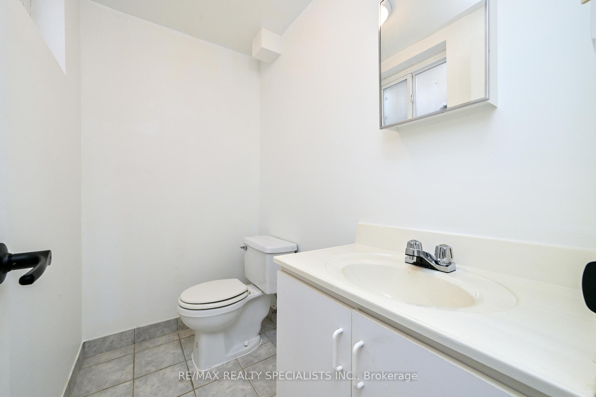 Photo 24 of 8 Beechwood Crescent, Brampton, Avondale — HOMEH
