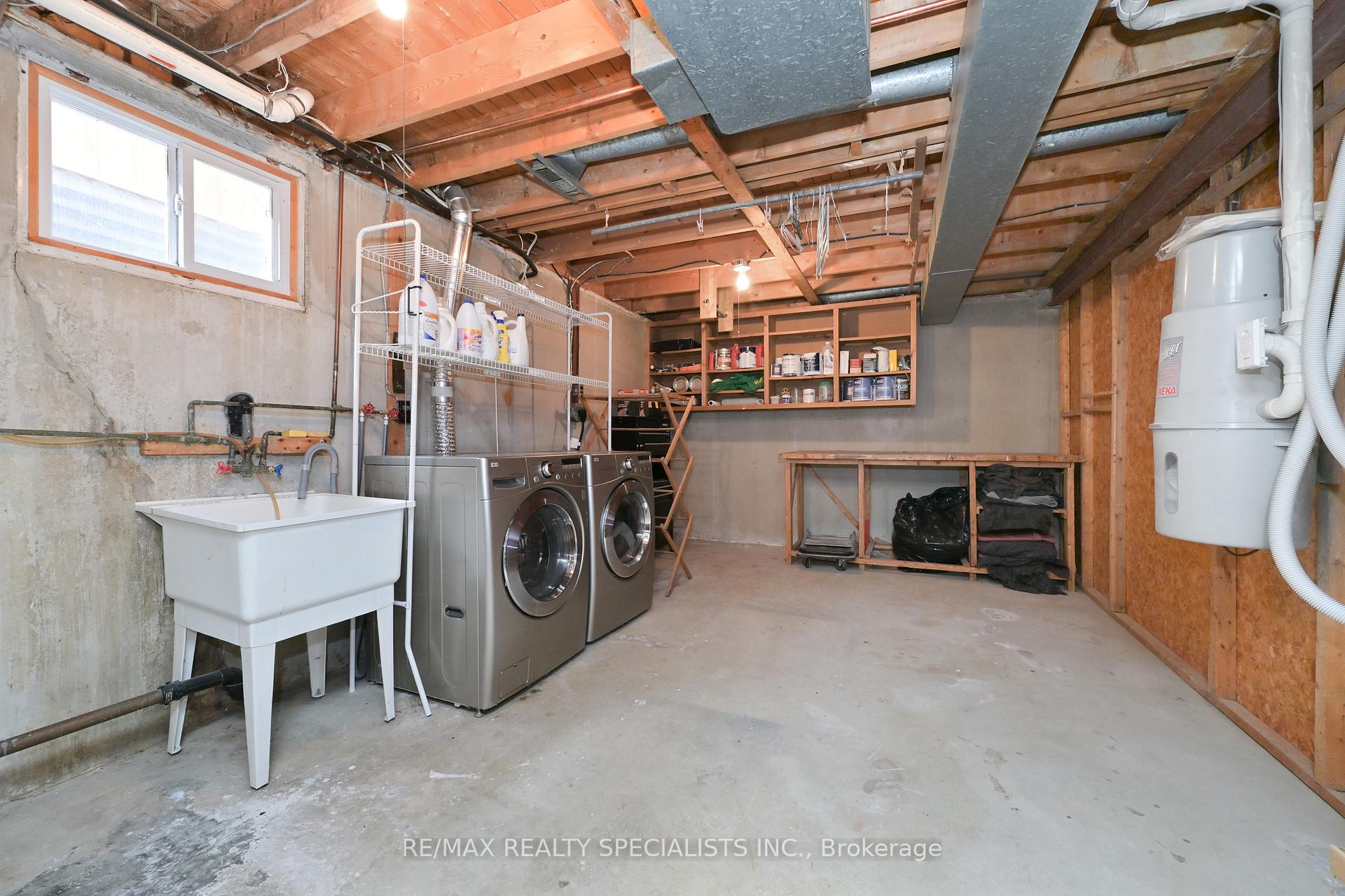 Photo 25 of 8 Beechwood Crescent, Brampton, Avondale — HOMEH