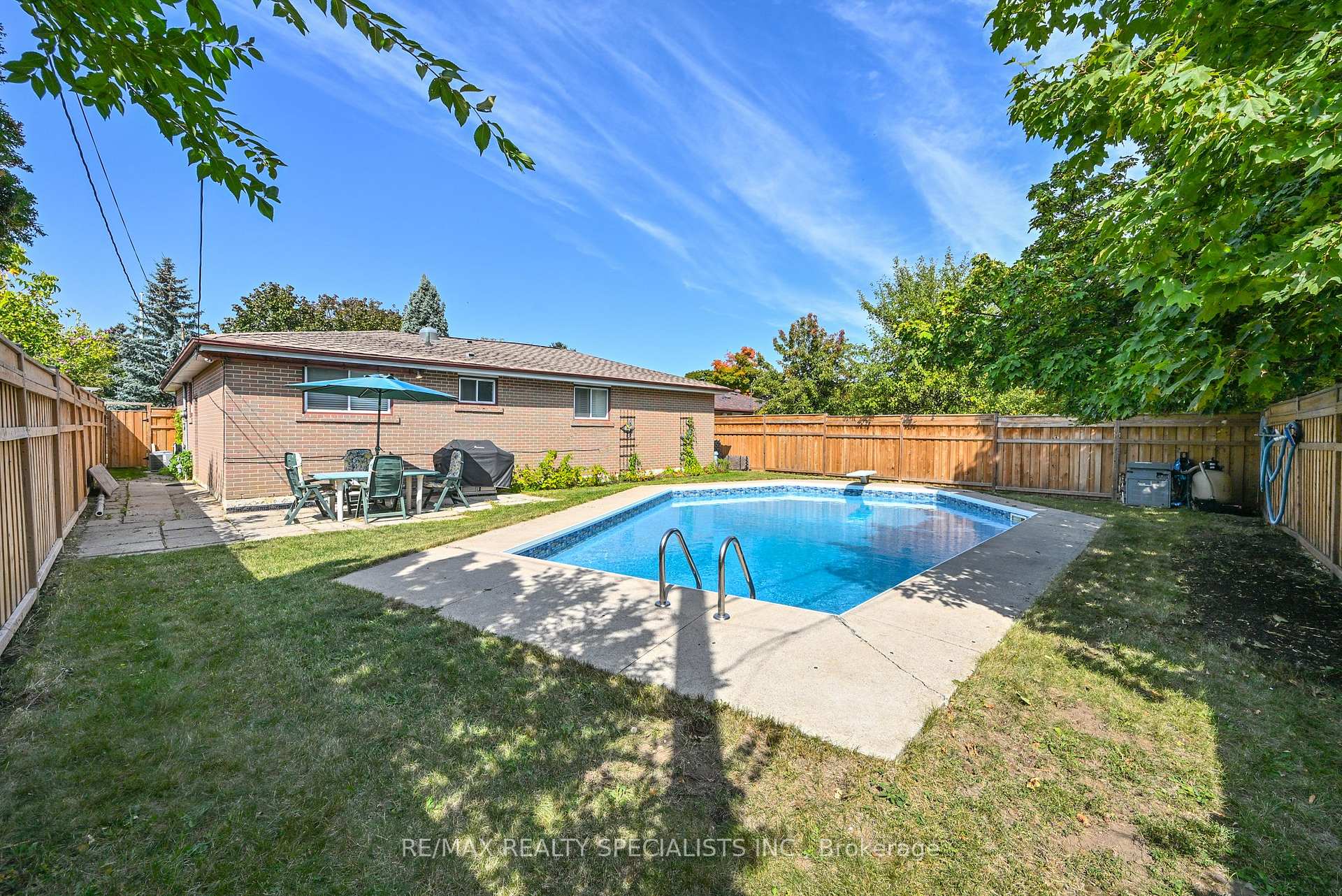 Photo 29 of 8 Beechwood Crescent, Brampton, Avondale — HOMEH