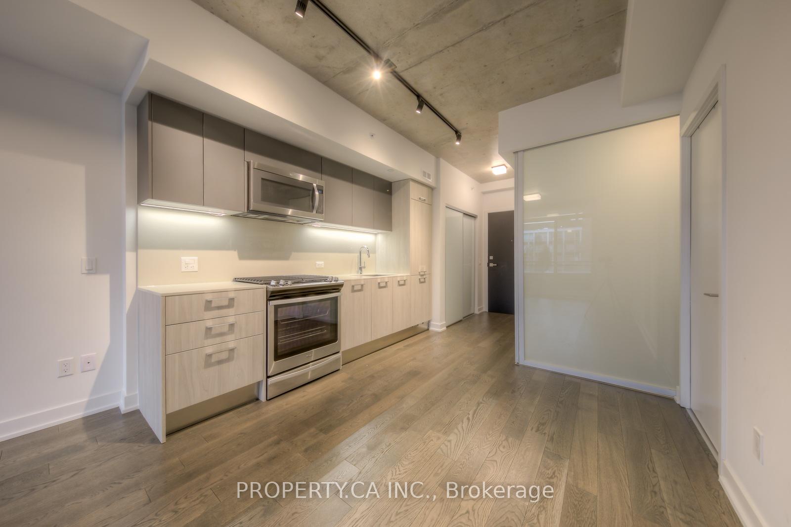 Photo 5 of Unit 406, 665 Kingston Road, Toronto, The Beaches — HOMEH