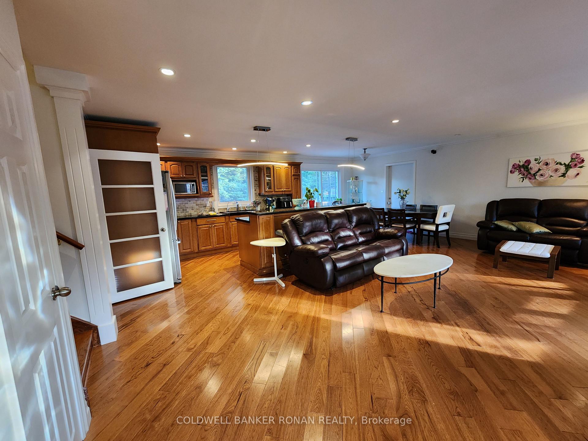 Photo 4 of 225 Lime Kiln Road, Hamilton, Ancaster — HOMEH