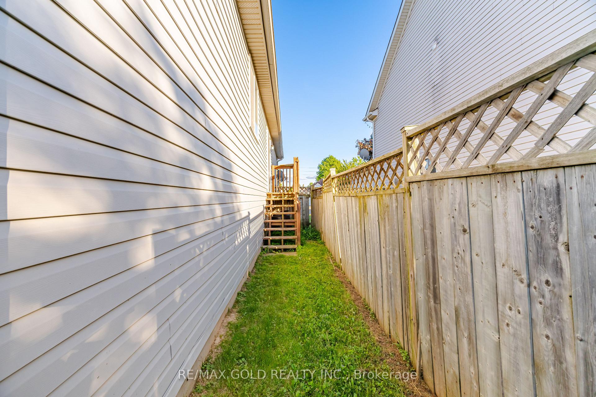 Photo 45 of 46 Cashel Crescent, Brantford, Empire South — HOMEH