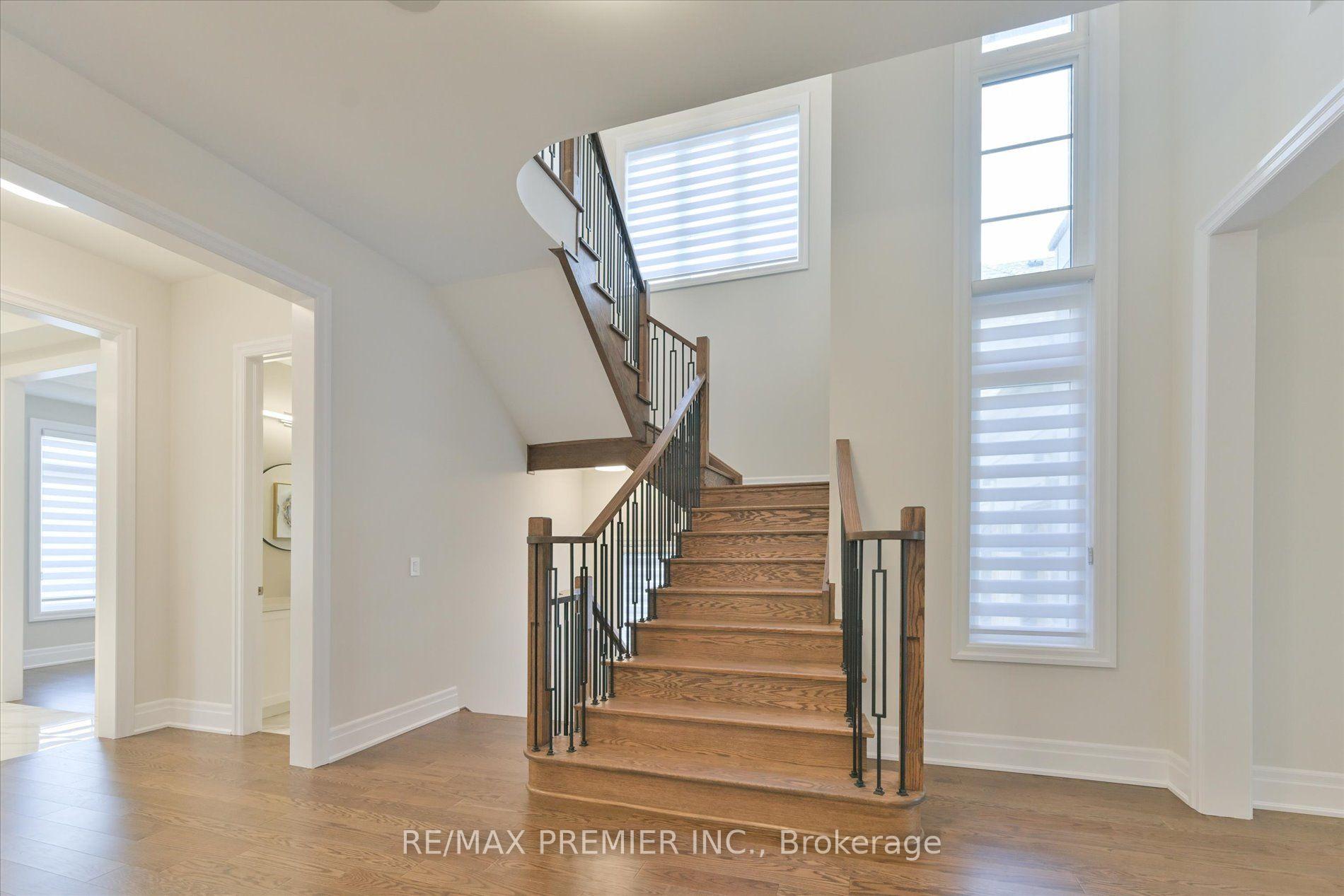 Photo 10 of 94 Sunny Acres Crescent, King, King City — HOMEH
