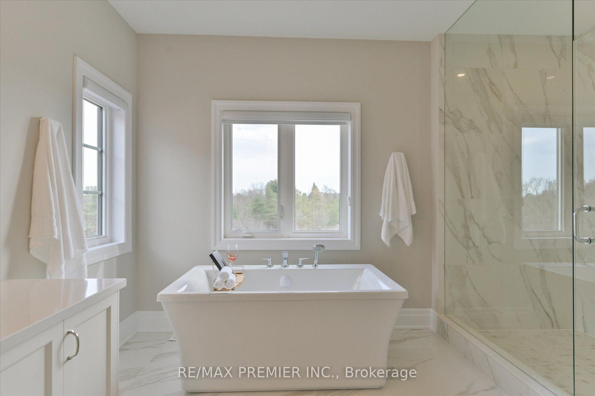 Photo 36 of 94 Sunny Acres Crescent, King, King City — HOMEH