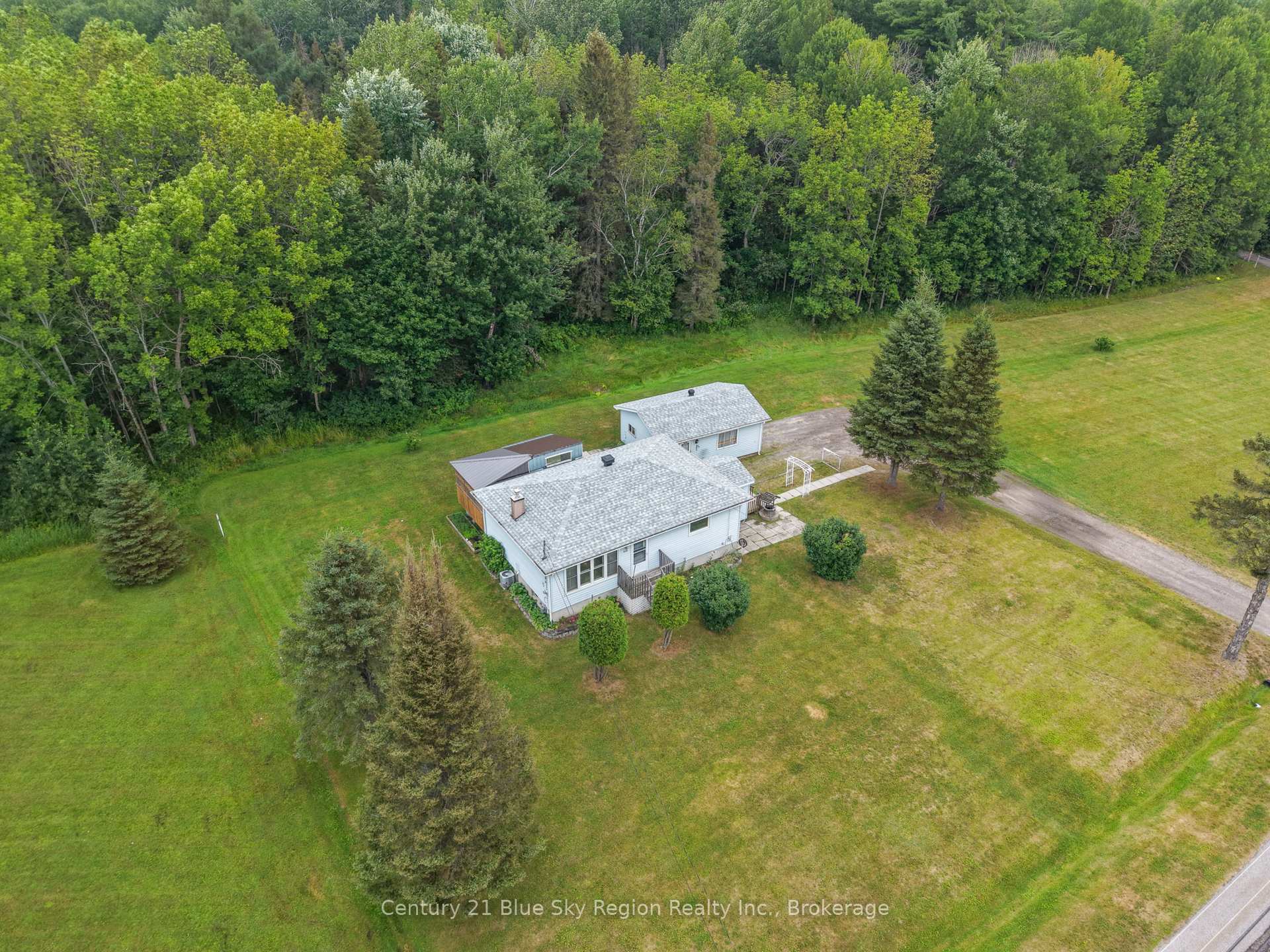 Photo 4 of 1272 Lakeshore Drive, North Bay, Ferris — HOMEH