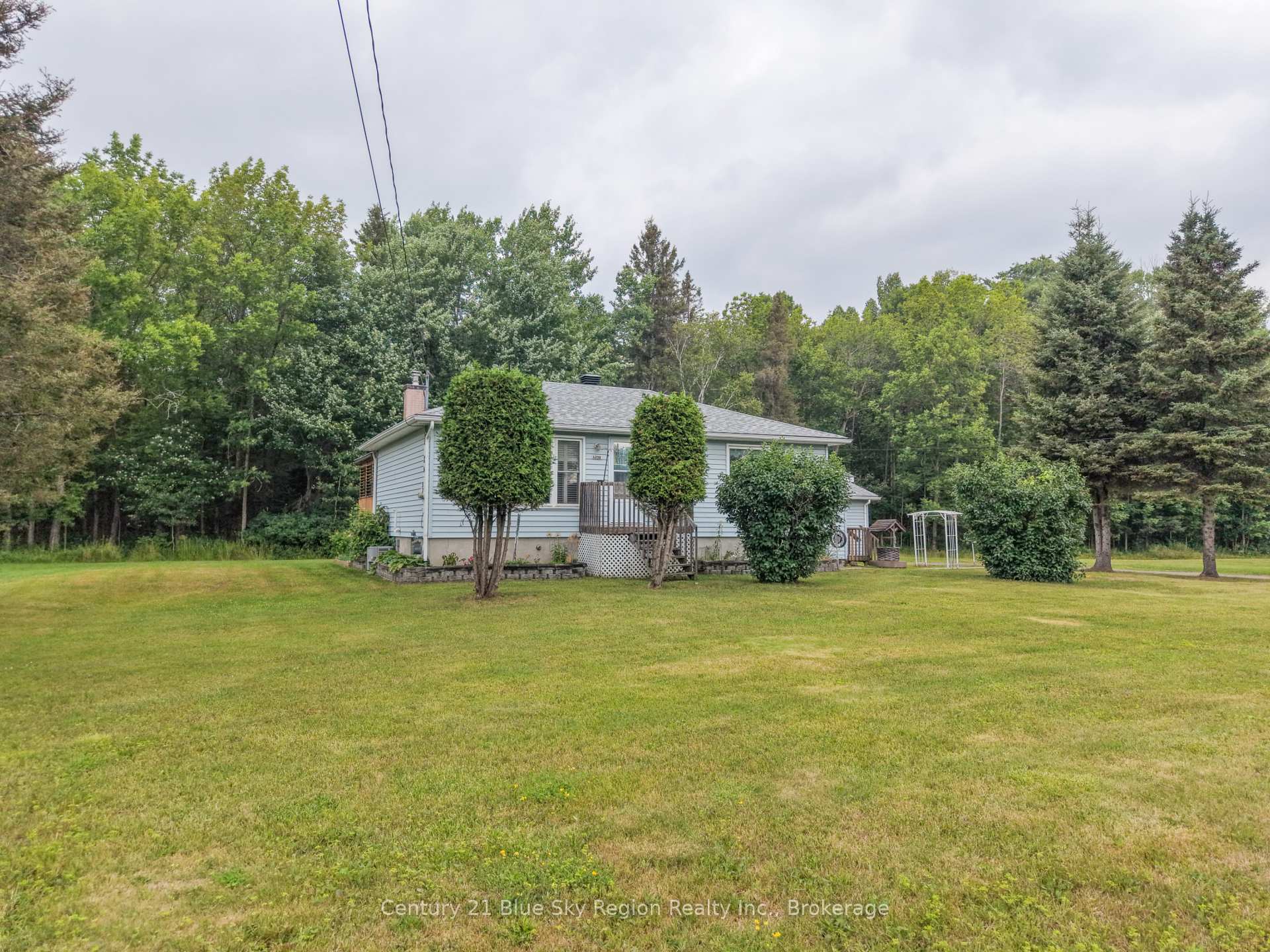 Photo 5 of 1272 Lakeshore Drive, North Bay, Ferris — HOMEH