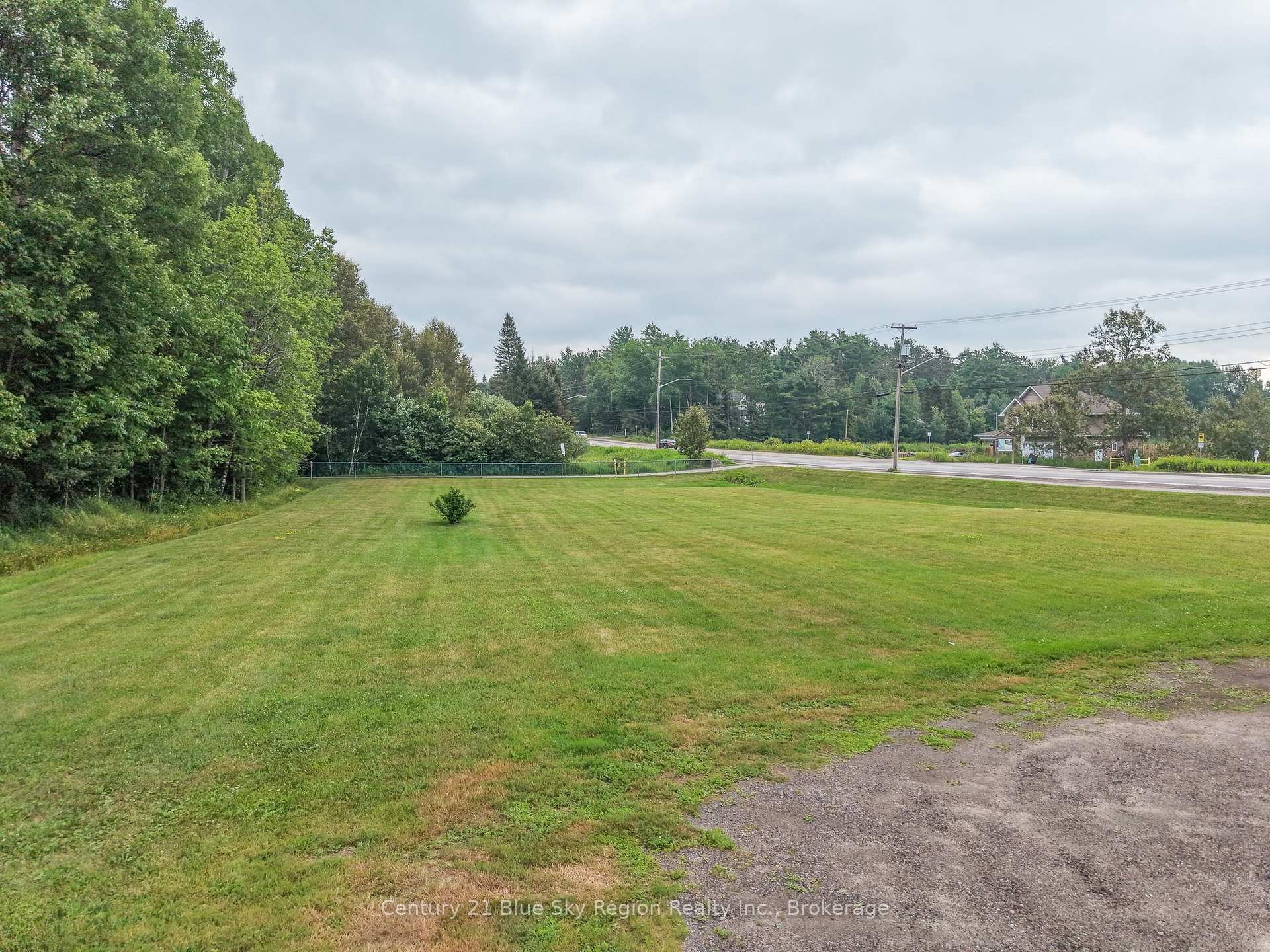 Photo 6 of 1272 Lakeshore Drive, North Bay, Ferris — HOMEH