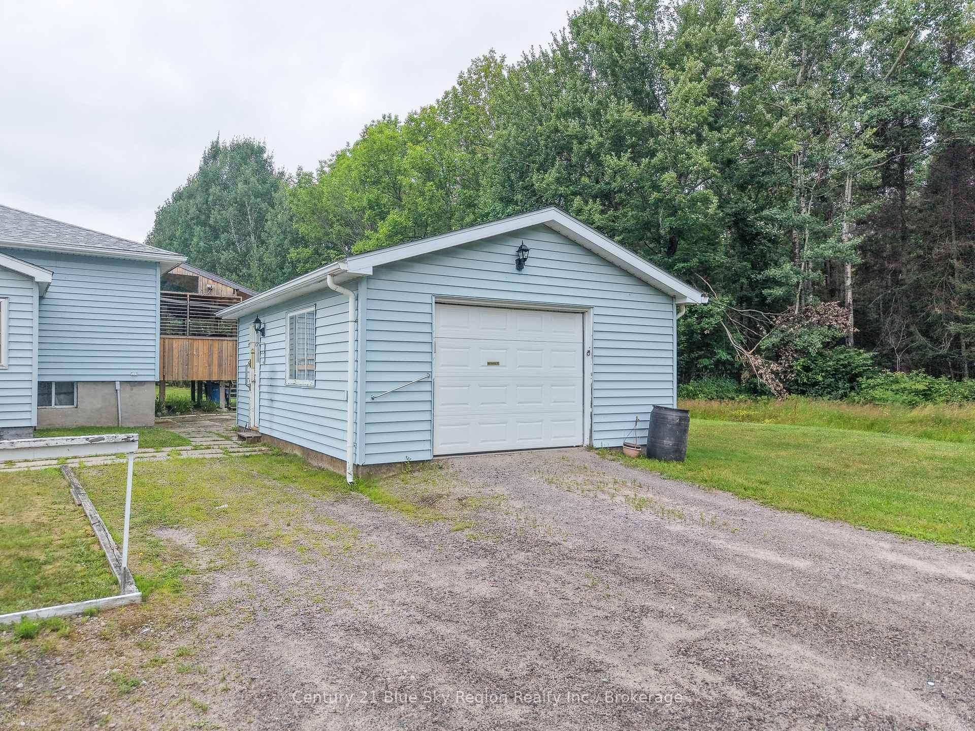 Photo 8 of 1272 Lakeshore Drive, North Bay, Ferris — HOMEH