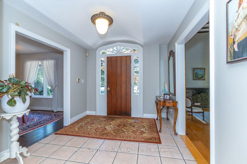Photo 5 of 39 Yorkleigh Avenue, Etobicoke, Humber Heights — HOMEH