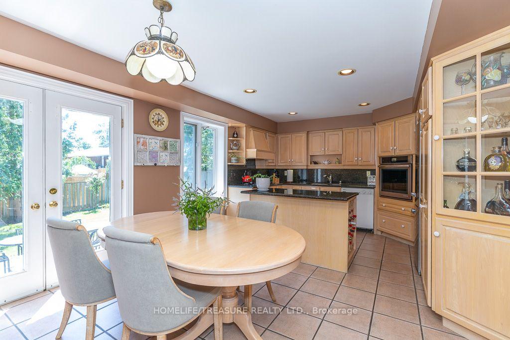 Photo 8 of 39 Yorkleigh Avenue, Etobicoke, Humber Heights — HOMEH