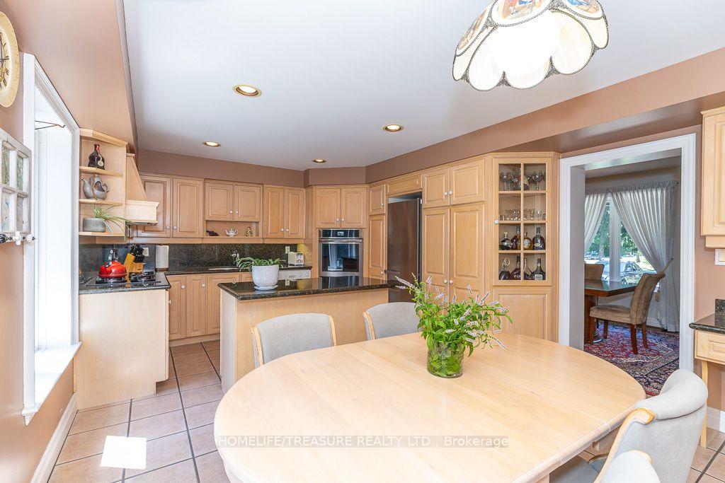 Photo 9 of 39 Yorkleigh Avenue, Etobicoke, Humber Heights — HOMEH