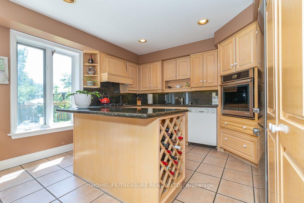 Photo 11 of 39 Yorkleigh Avenue, Etobicoke, Humber Heights — HOMEH
