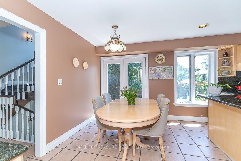 Photo 12 of 39 Yorkleigh Avenue, Etobicoke, Humber Heights — HOMEH
