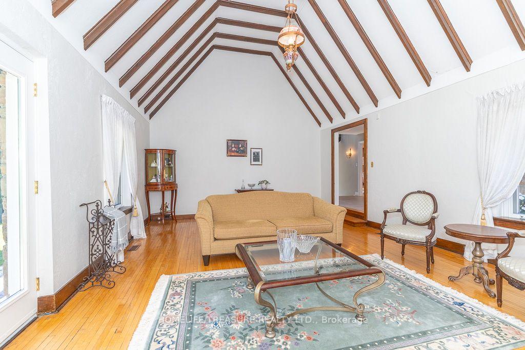 Photo 16 of 39 Yorkleigh Avenue, Etobicoke, Humber Heights — HOMEH
