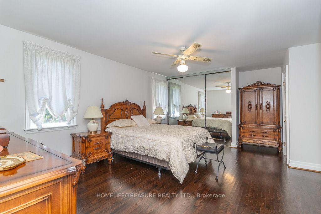 Photo 21 of 39 Yorkleigh Avenue, Etobicoke, Humber Heights — HOMEH