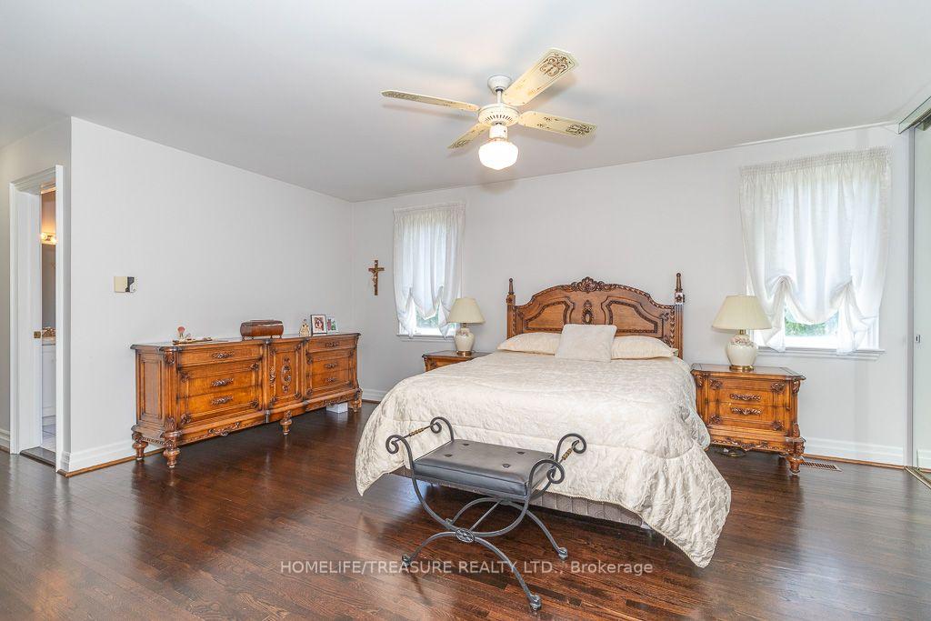 Photo 23 of 39 Yorkleigh Avenue, Etobicoke, Humber Heights — HOMEH