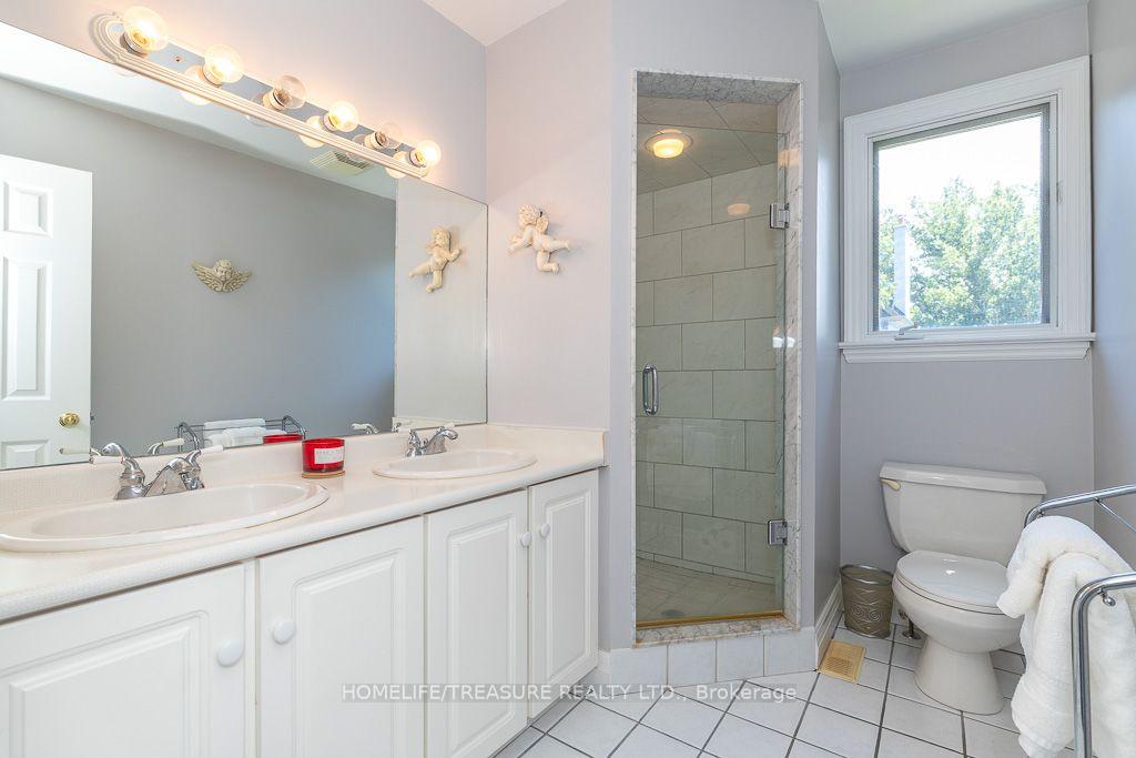 Photo 24 of 39 Yorkleigh Avenue, Etobicoke, Humber Heights — HOMEH