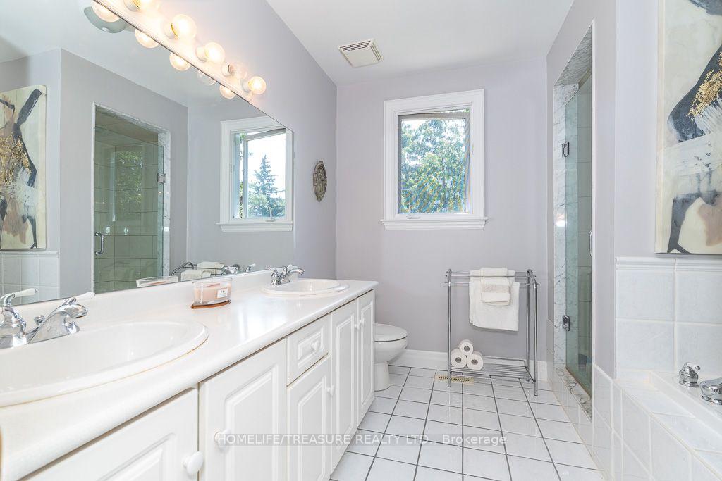 Photo 28 of 39 Yorkleigh Avenue, Etobicoke, Humber Heights — HOMEH