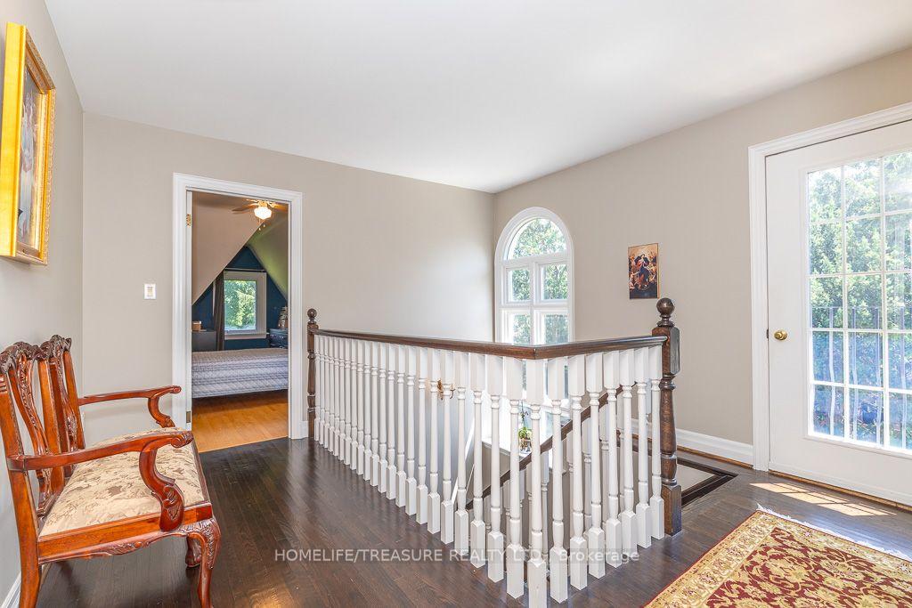 Photo 30 of 39 Yorkleigh Avenue, Etobicoke, Humber Heights — HOMEH