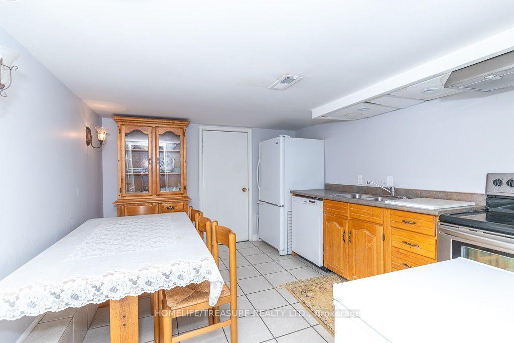 Photo 35 of 39 Yorkleigh Avenue, Etobicoke, Humber Heights — HOMEH