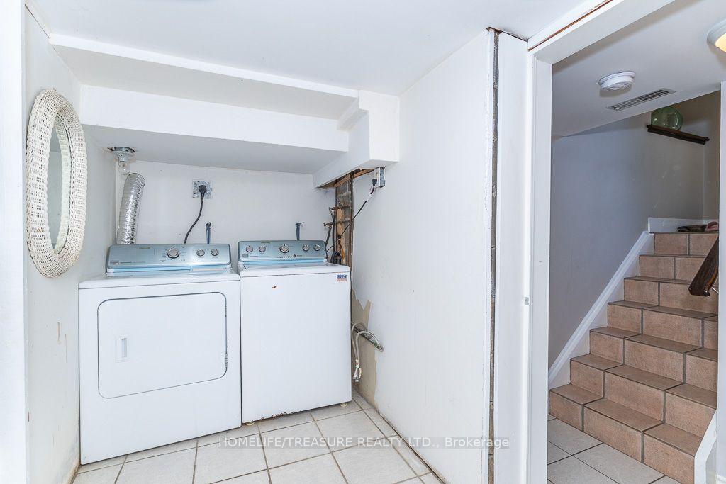 Photo 37 of 39 Yorkleigh Avenue, Etobicoke, Humber Heights — HOMEH