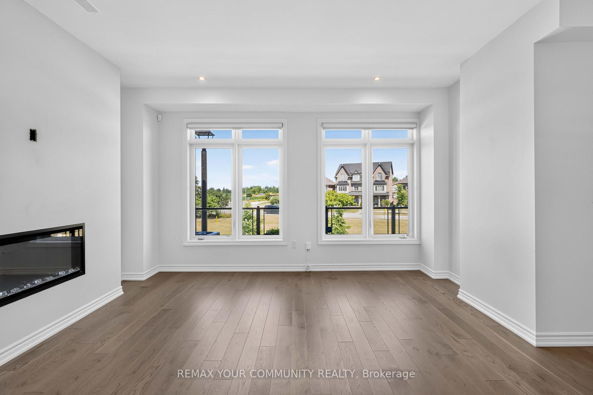 Photo 8 of 92 Holyrood Crescent, Vaughan, Kleinburg — HOMEH