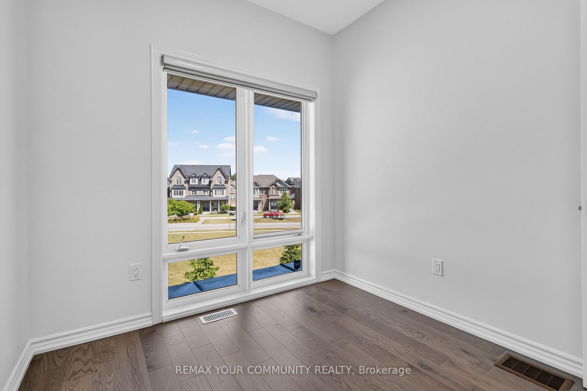Photo 22 of 92 Holyrood Crescent, Vaughan, Kleinburg — HOMEH