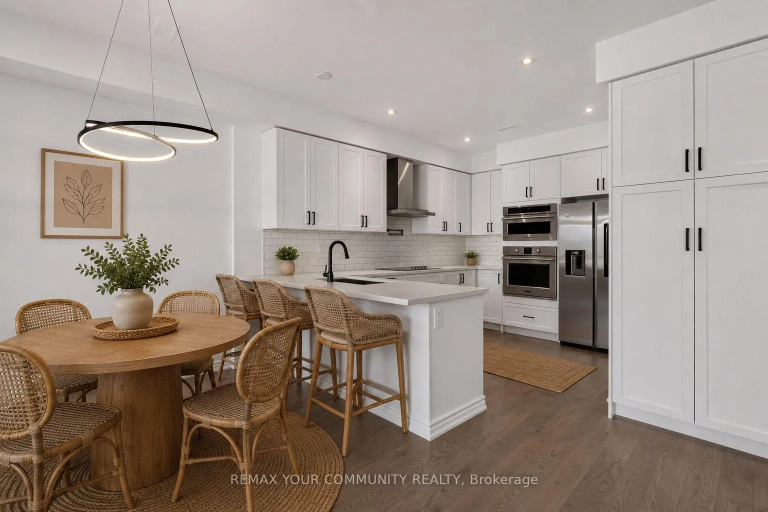 Photo 7 of 92 Holyrood Crescent, Vaughan, Kleinburg — HOMEH