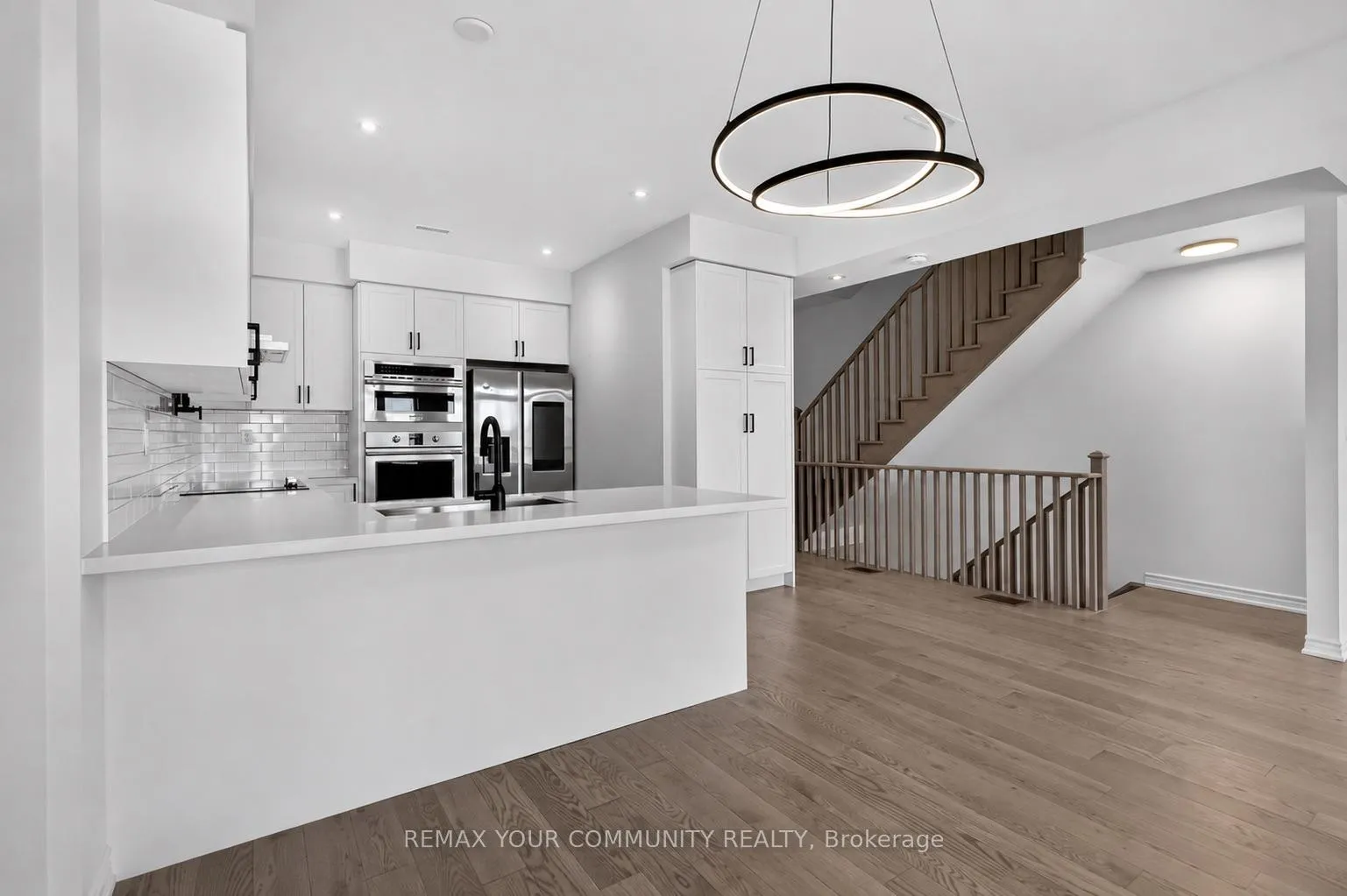 Photo 14 of 92 Holyrood Crescent, Vaughan, Kleinburg — HOMEH