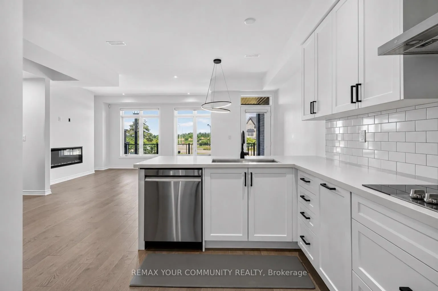 Photo 15 of 92 Holyrood Crescent, Vaughan, Kleinburg — HOMEH