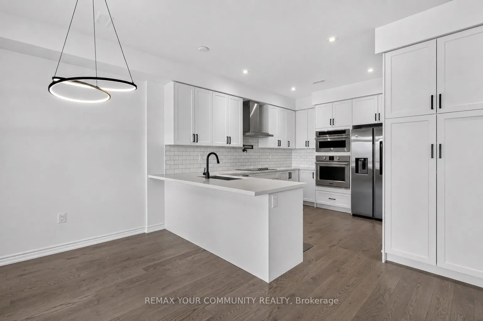 Photo 16 of 92 Holyrood Crescent, Vaughan, Kleinburg — HOMEH