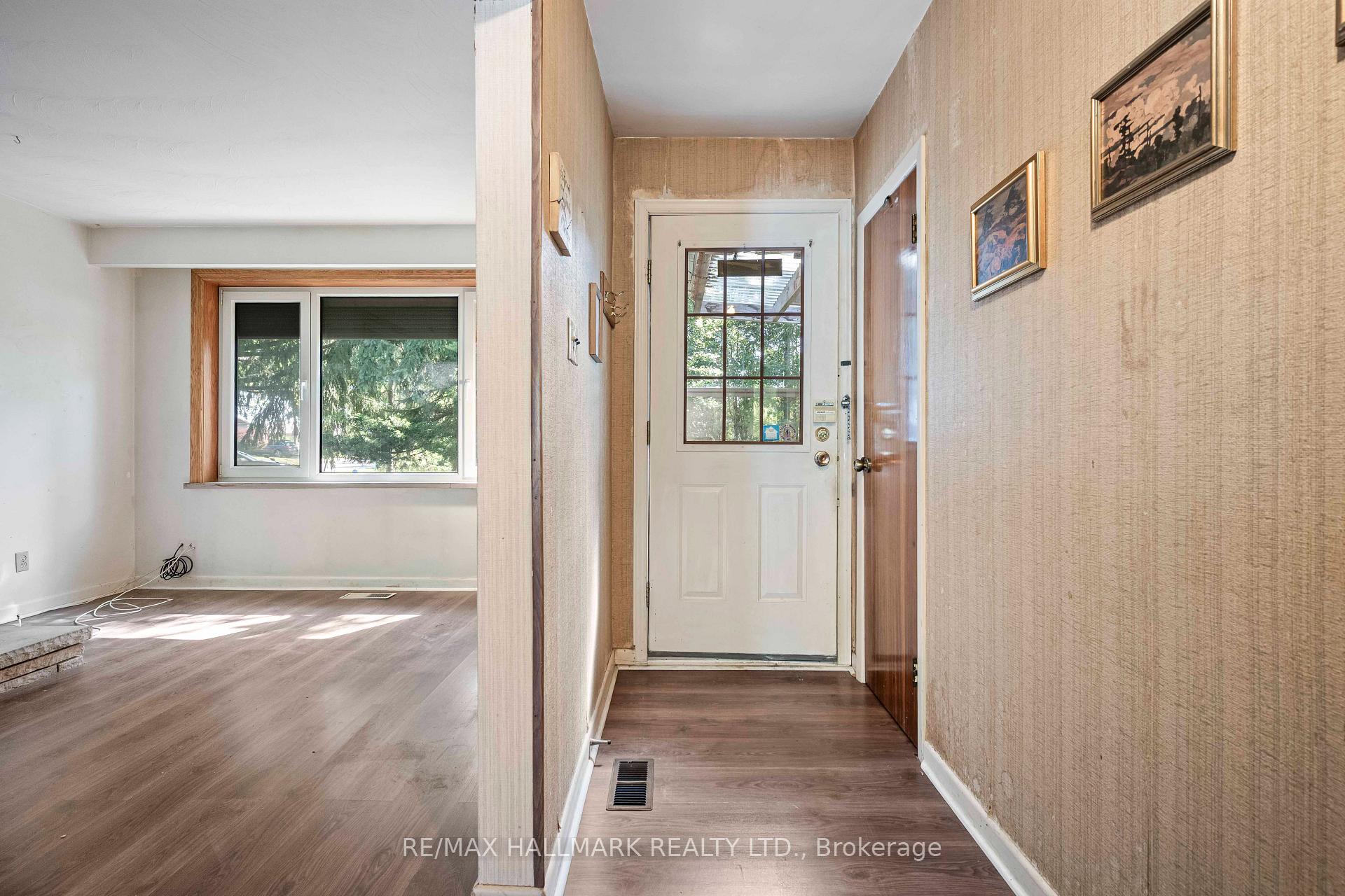 Photo 6 of 4 Crestview Road, King, Nobleton — HOMEH
