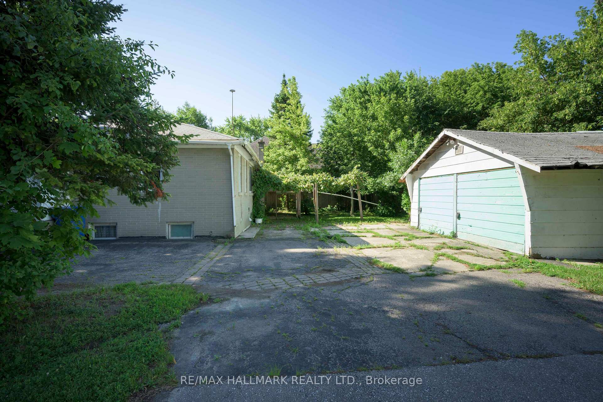 Photo 19 of 4 Crestview Road, King, Nobleton — HOMEH