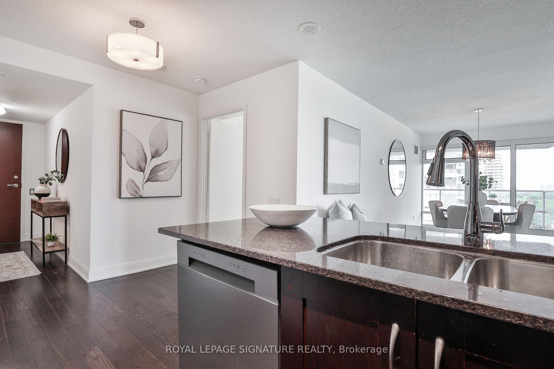 Photo 4 of Unit 902, 2181 Yonge Street, Toronto, Mount Pleasant West — HOMEH