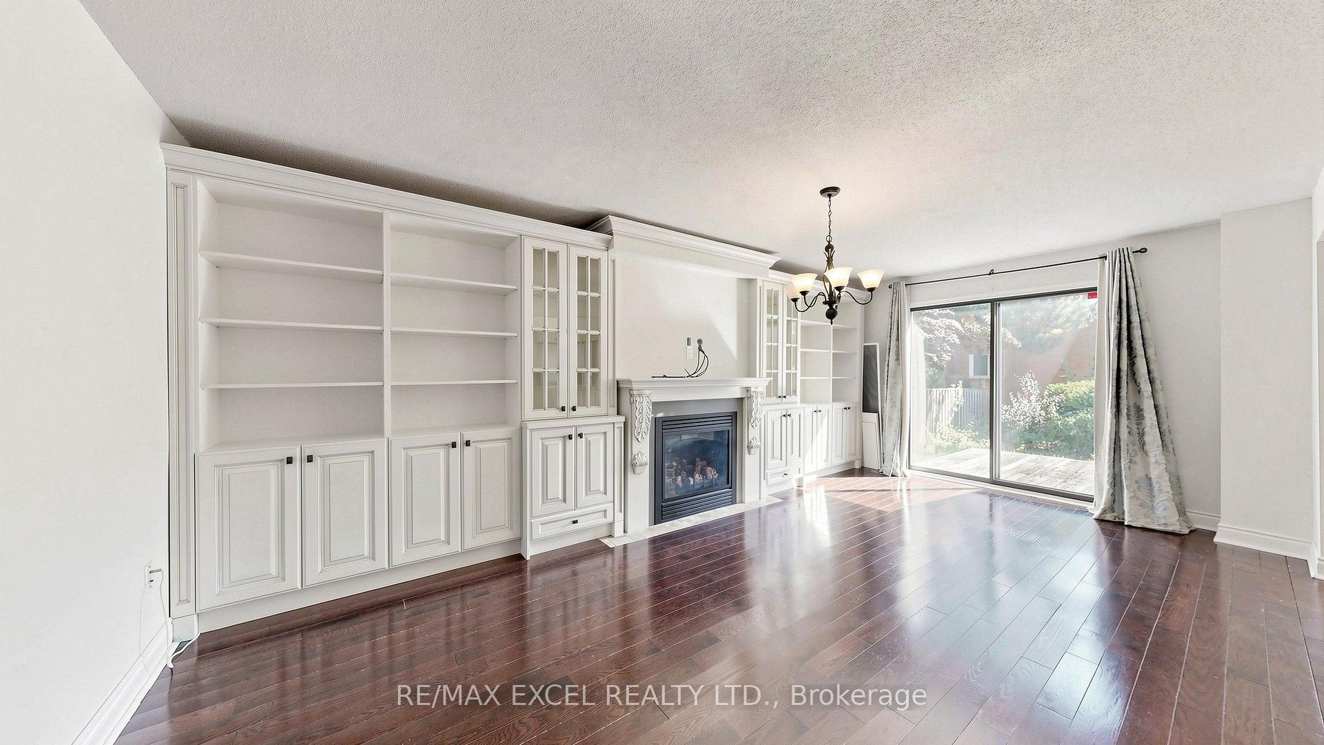 Photo 4 of 21 Mary Gapper Crescent, Richmond Hill, North Richvale — HOMEH