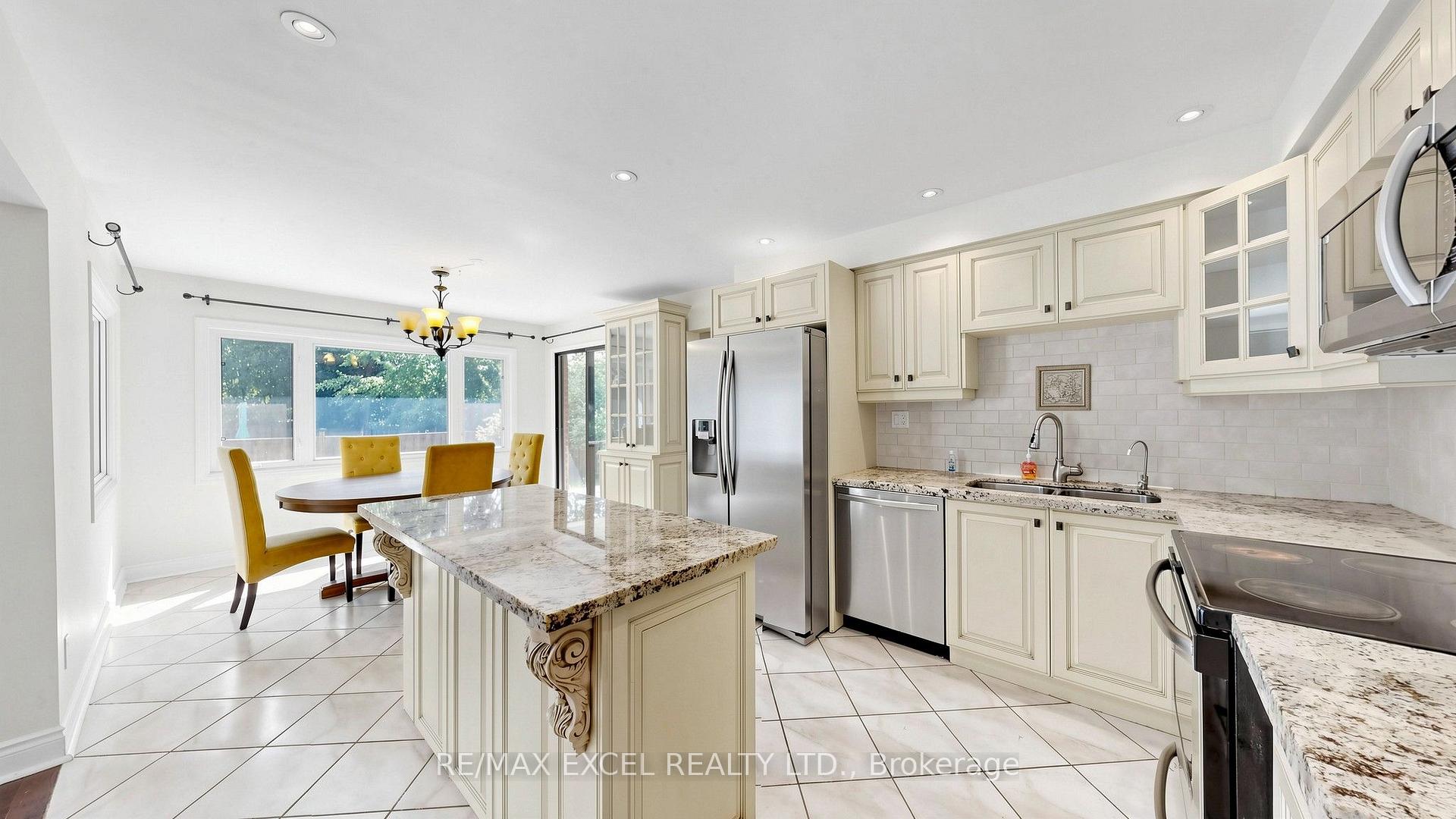 Photo 10 of 21 Mary Gapper Crescent, Richmond Hill, North Richvale — HOMEH