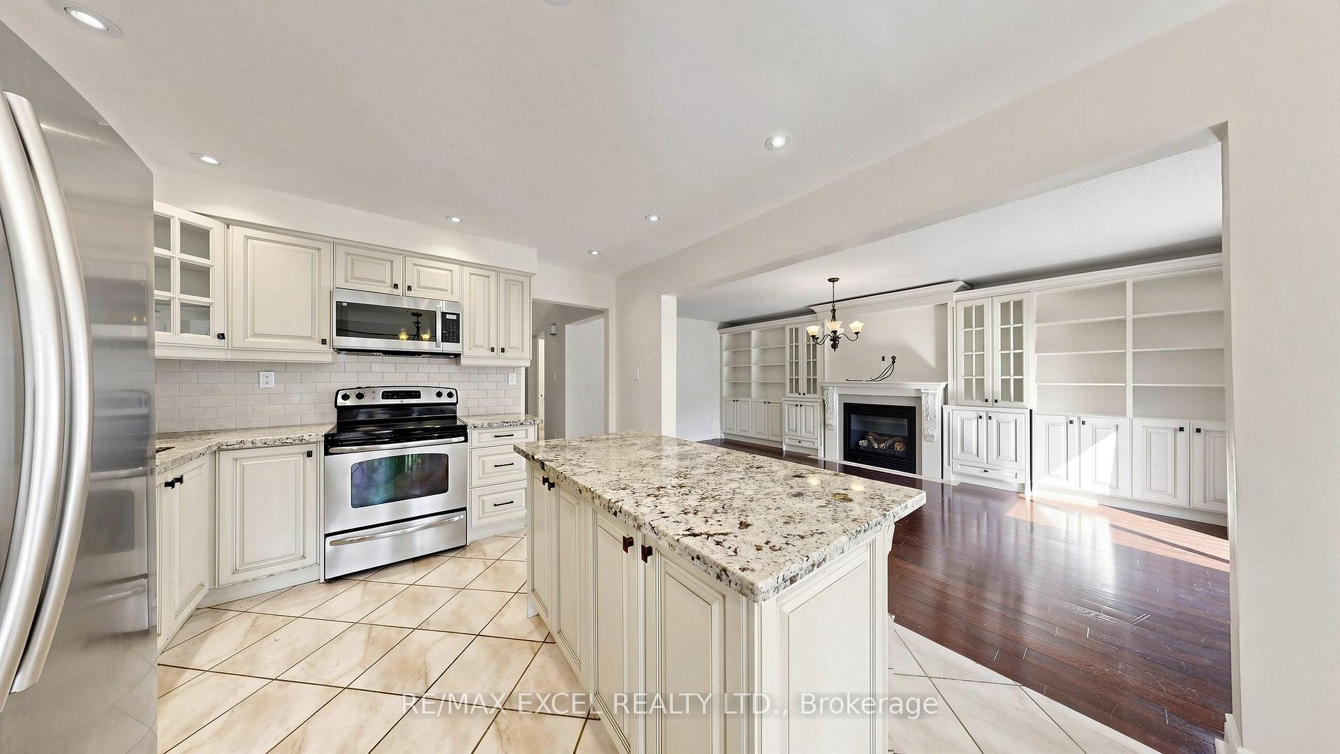 Photo 11 of 21 Mary Gapper Crescent, Richmond Hill, North Richvale — HOMEH