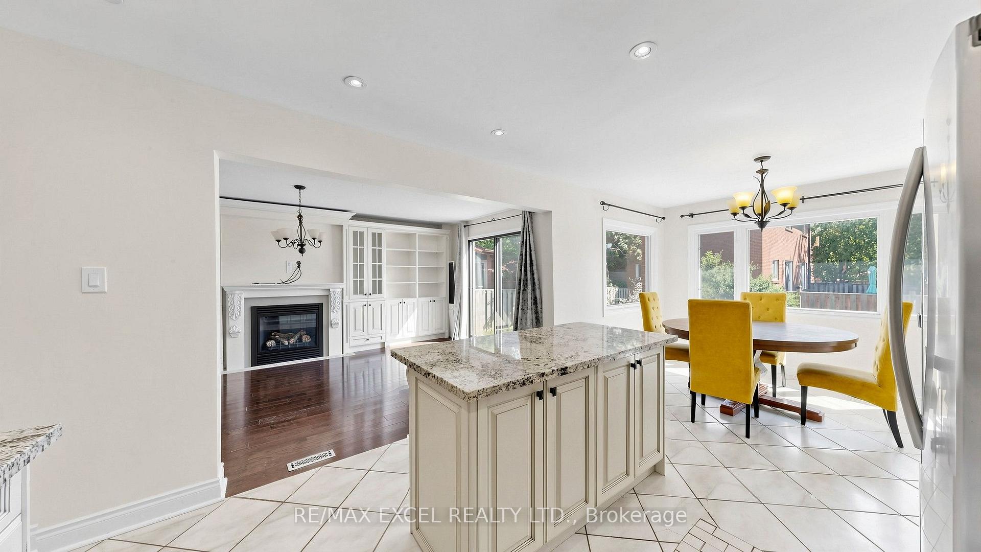 Photo 13 of 21 Mary Gapper Crescent, Richmond Hill, North Richvale — HOMEH