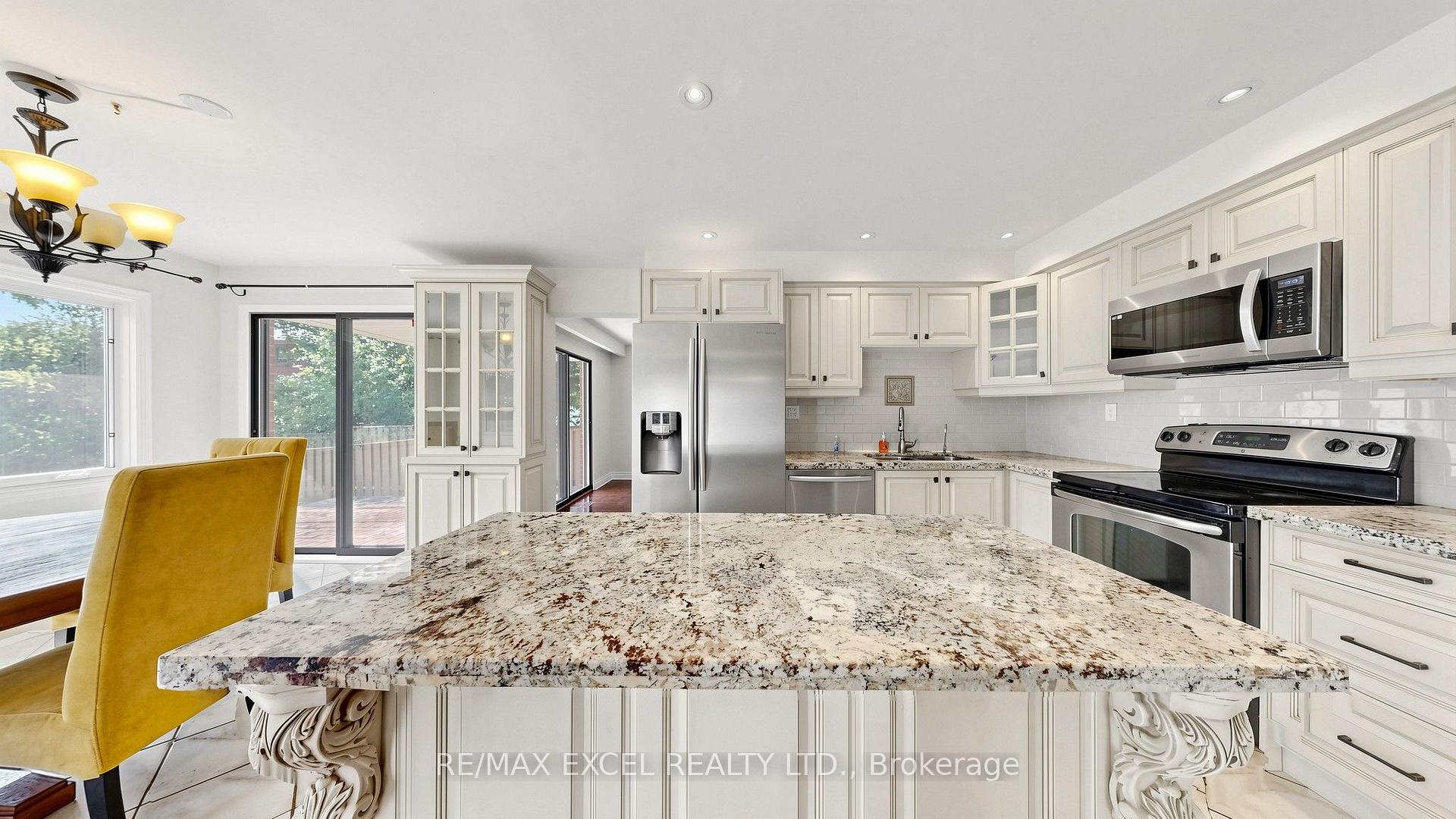 Photo 14 of 21 Mary Gapper Crescent, Richmond Hill, North Richvale — HOMEH